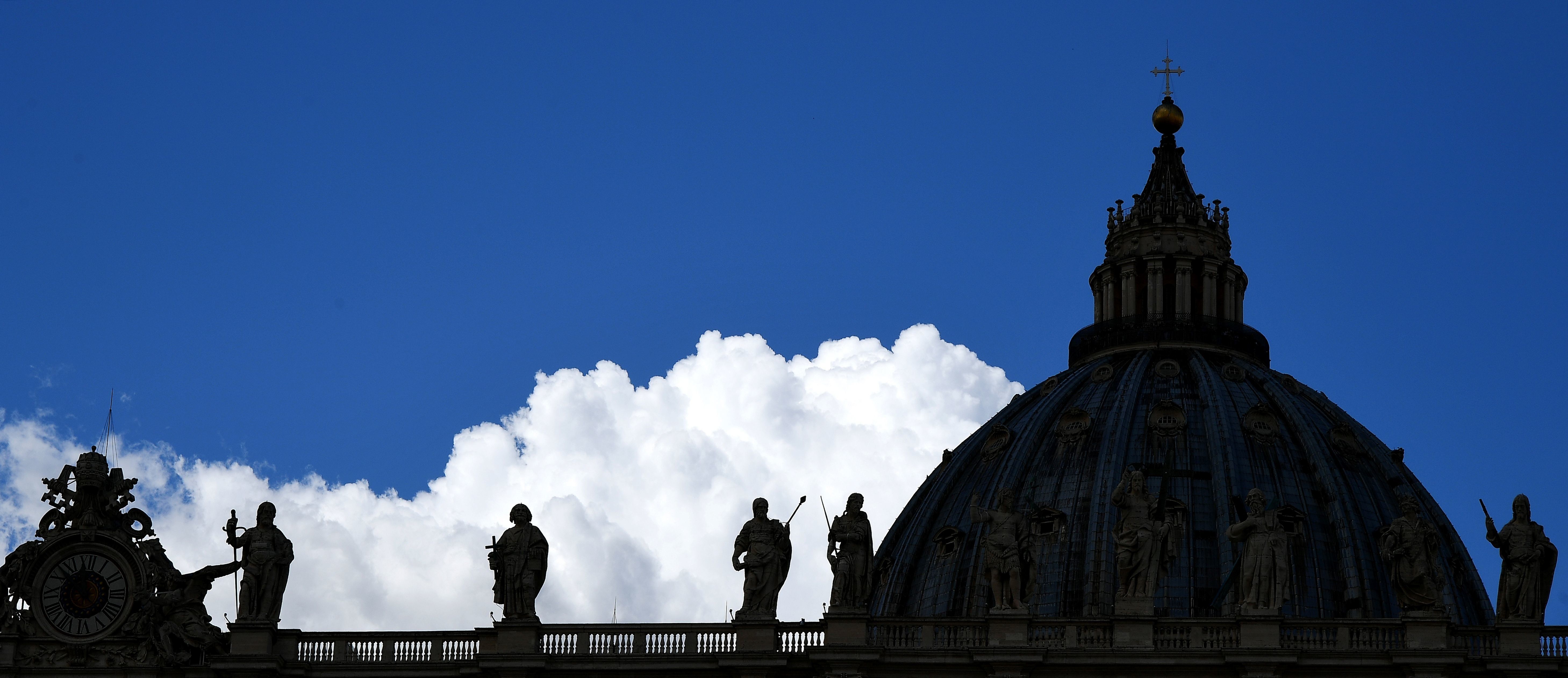 Assalto alla manovra. Più Imu alla Chiesa e sconto sui condom