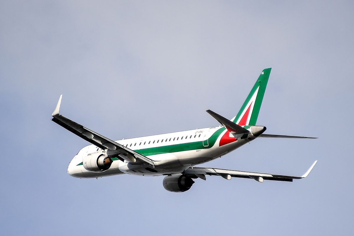 Suona l’ottava proroga di Alitalia. Altri soldi pubblici per farla volare