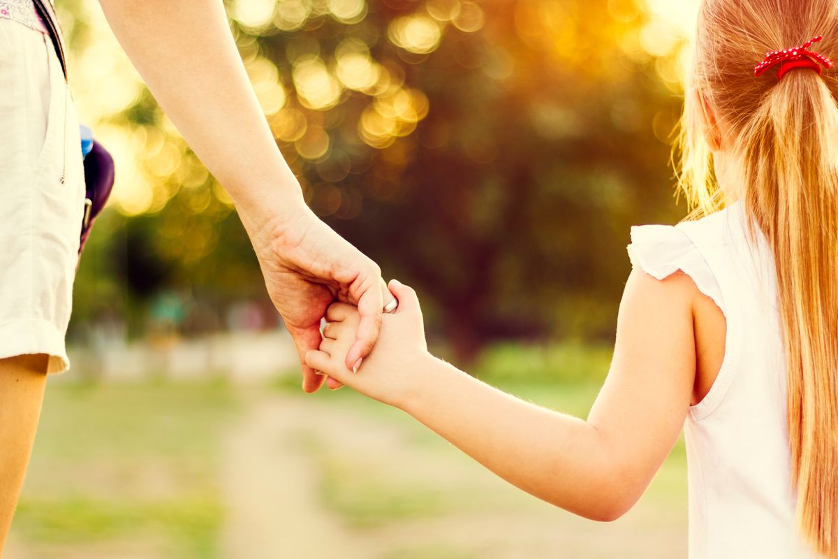La nuova aberrazione arcobaleno: essere mamma e al contempo papà