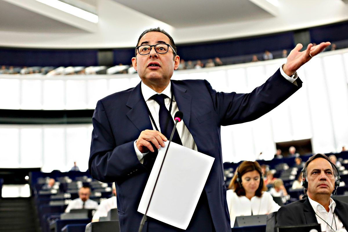 Domani Conte «a processo»
per gli 007. Ma pure il dem Pittella deve dare spiegazioni