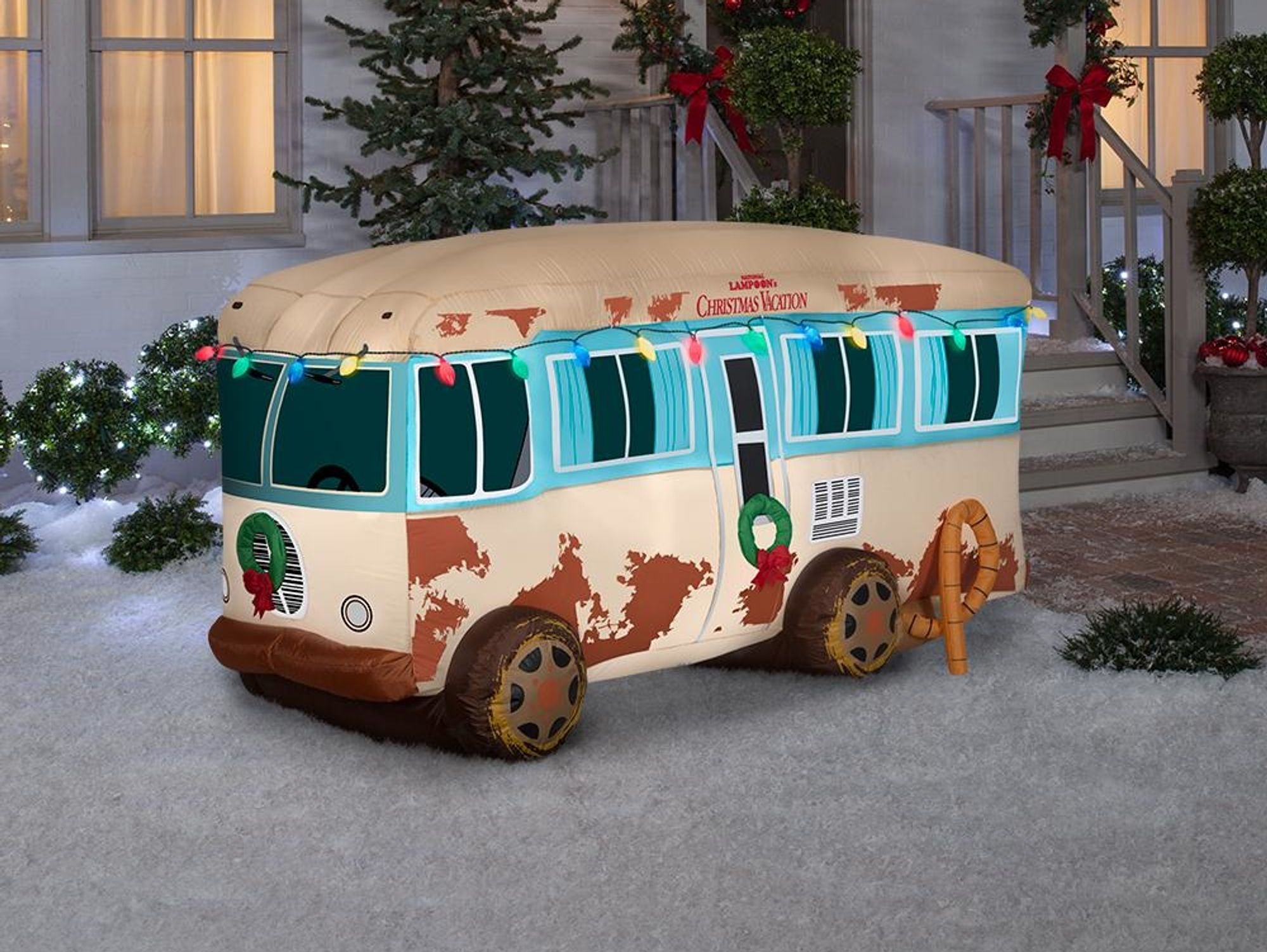 This inflatable \'Christmas Vacation\' RV is peak holiday yard decor ...