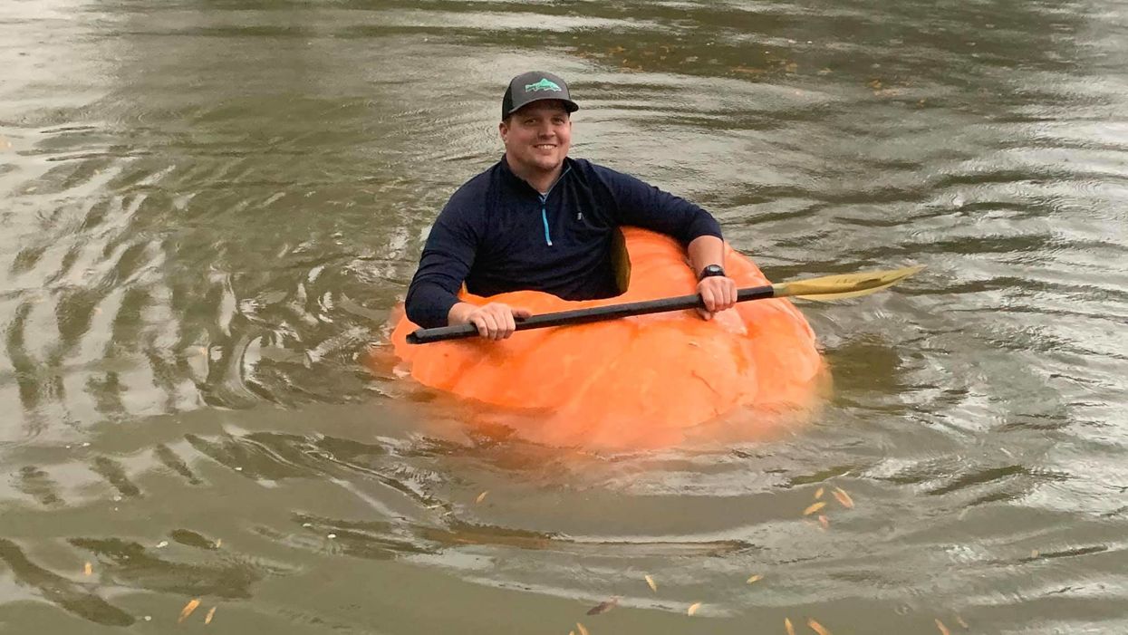 This Tennessee farmer used a 910-pound pumpkin as a kayak because why not