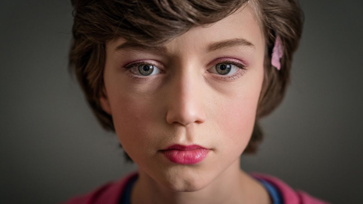 Bambino di 7 anni tolto al padre che non vuole fargli cambiare sesso