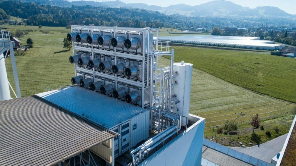 A New Machine Can Suck Carbon Dioxide Directly from the Air