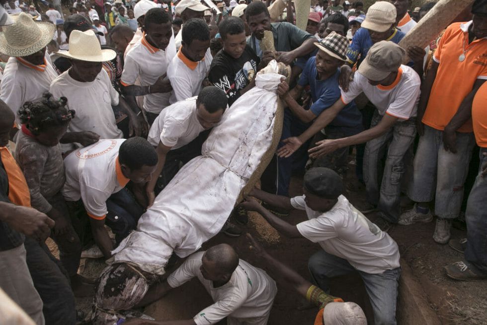 Ancient Funerary Ritual in Madagascar May Be Deadly for Those Who Participate
