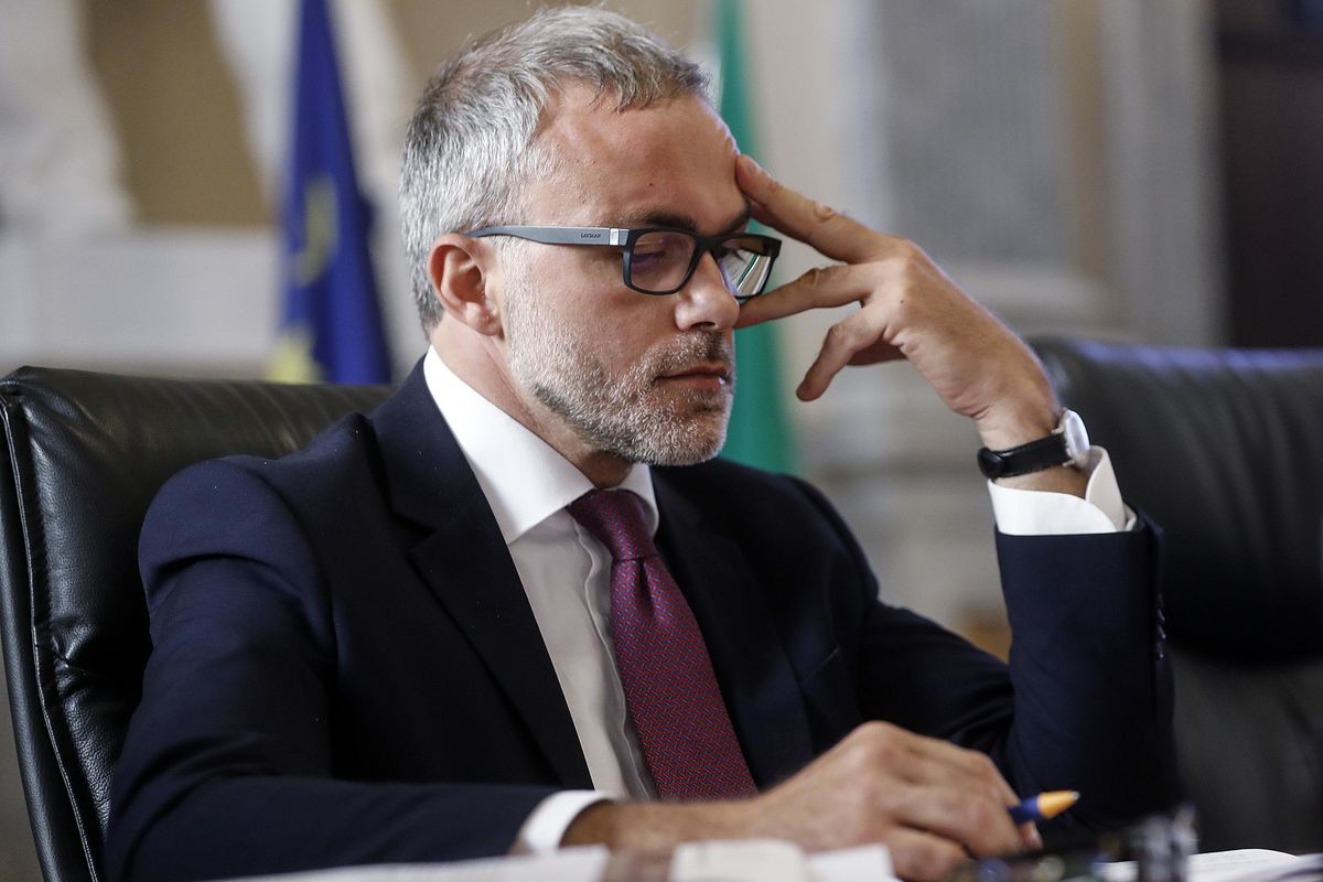 Salta il blitz di Renzi all’Agenzia delle entrate