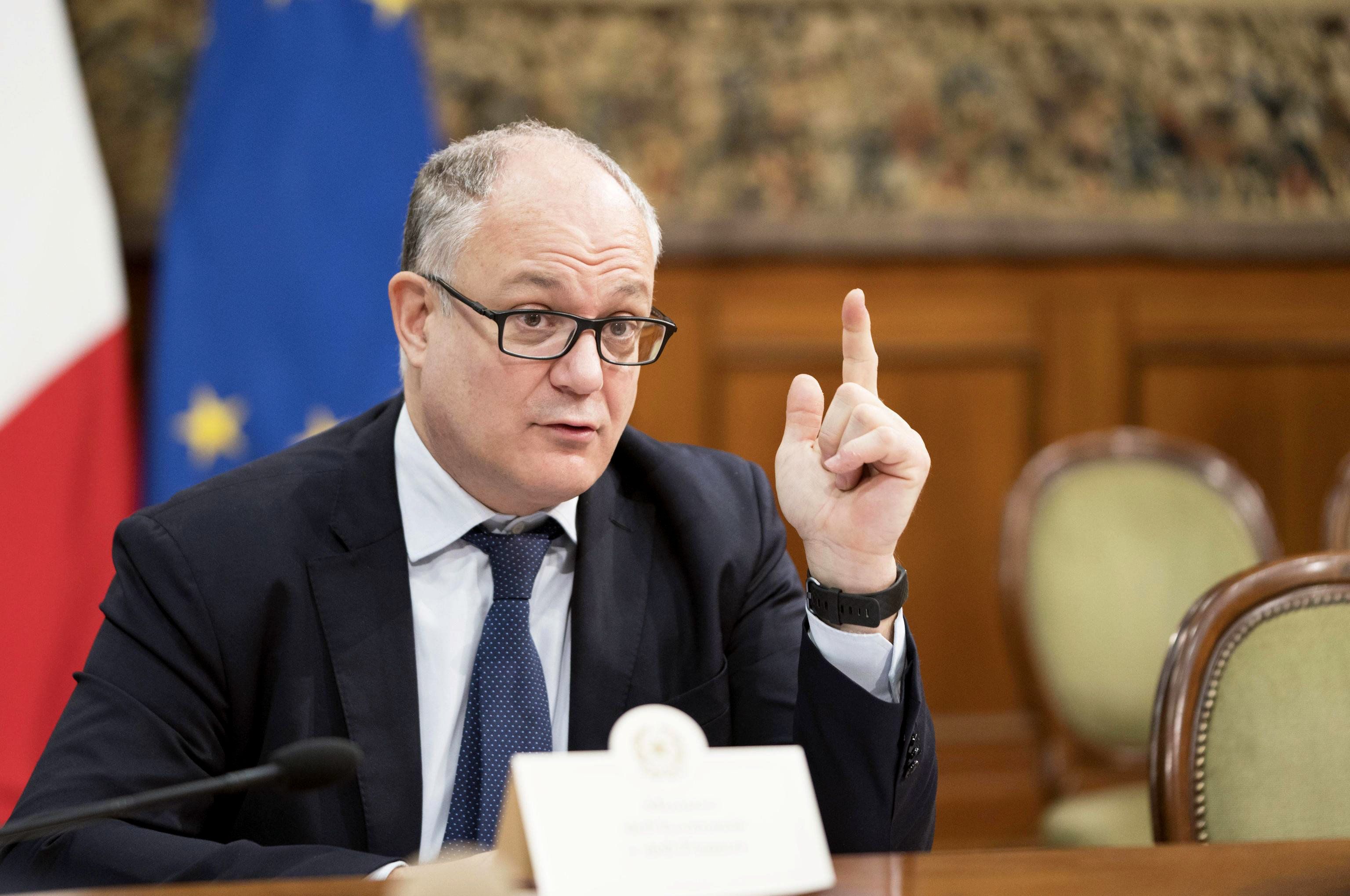 Ormai solo Gualtieri crede che denunciare l’eurofregatura sia fare terrorismo