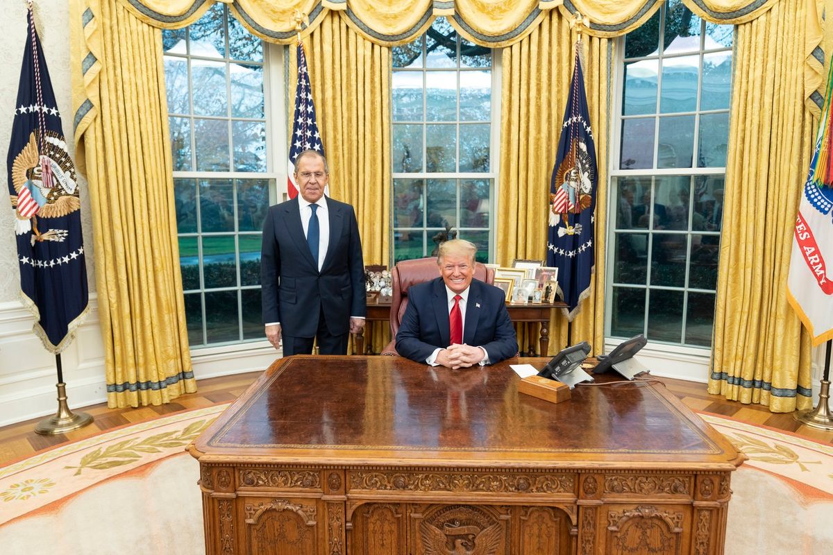 Trump And Lavrov Meet In Oval Office For A Little Reverse-Santy-Clausin', ALLEGEDLY