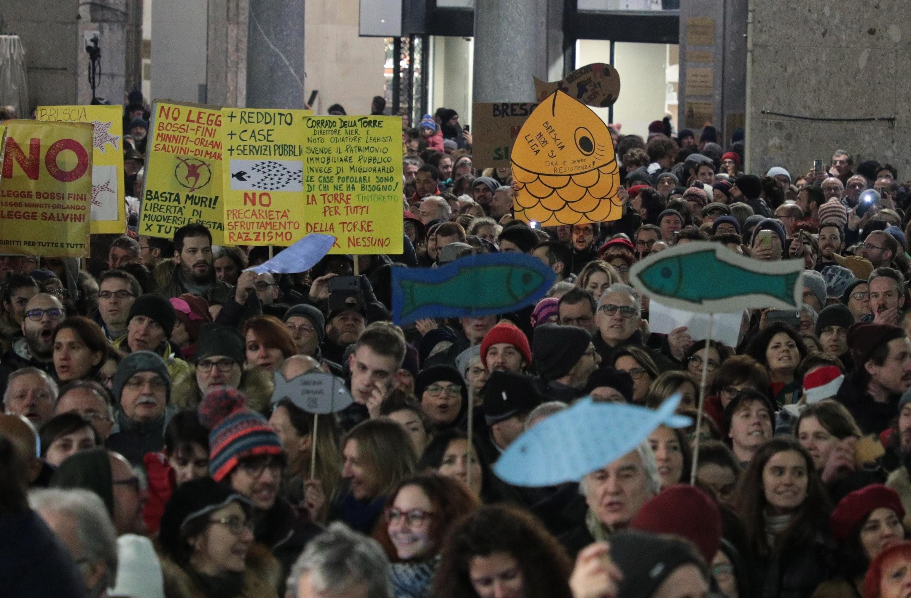 Lo squalo Cgil si pappa le sardine. «Facciamo noi il servizio d’ordine»
