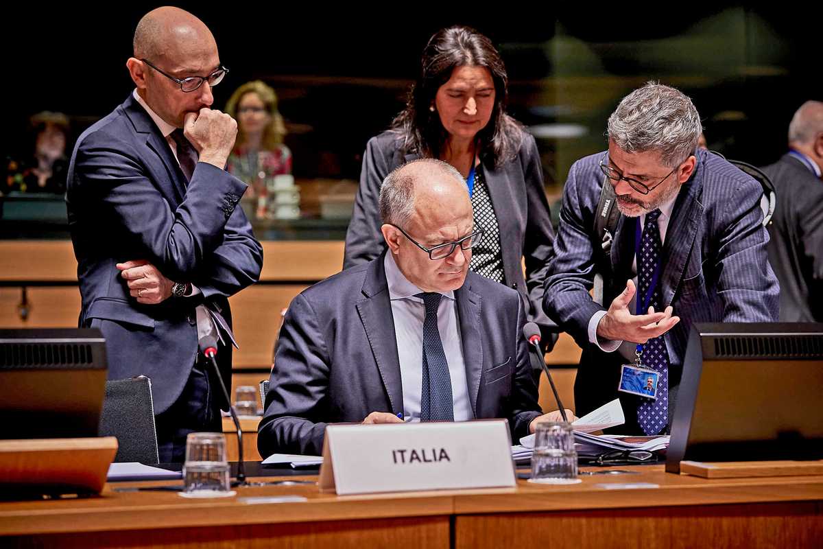 Nella manovra caos si infila la droga libera