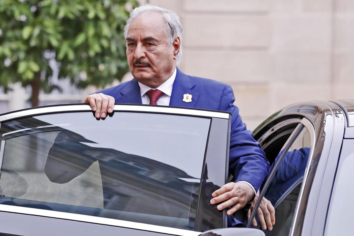 Ora che il fiasco in Libia è sicuro ai vertici invitano anche Giuseppi