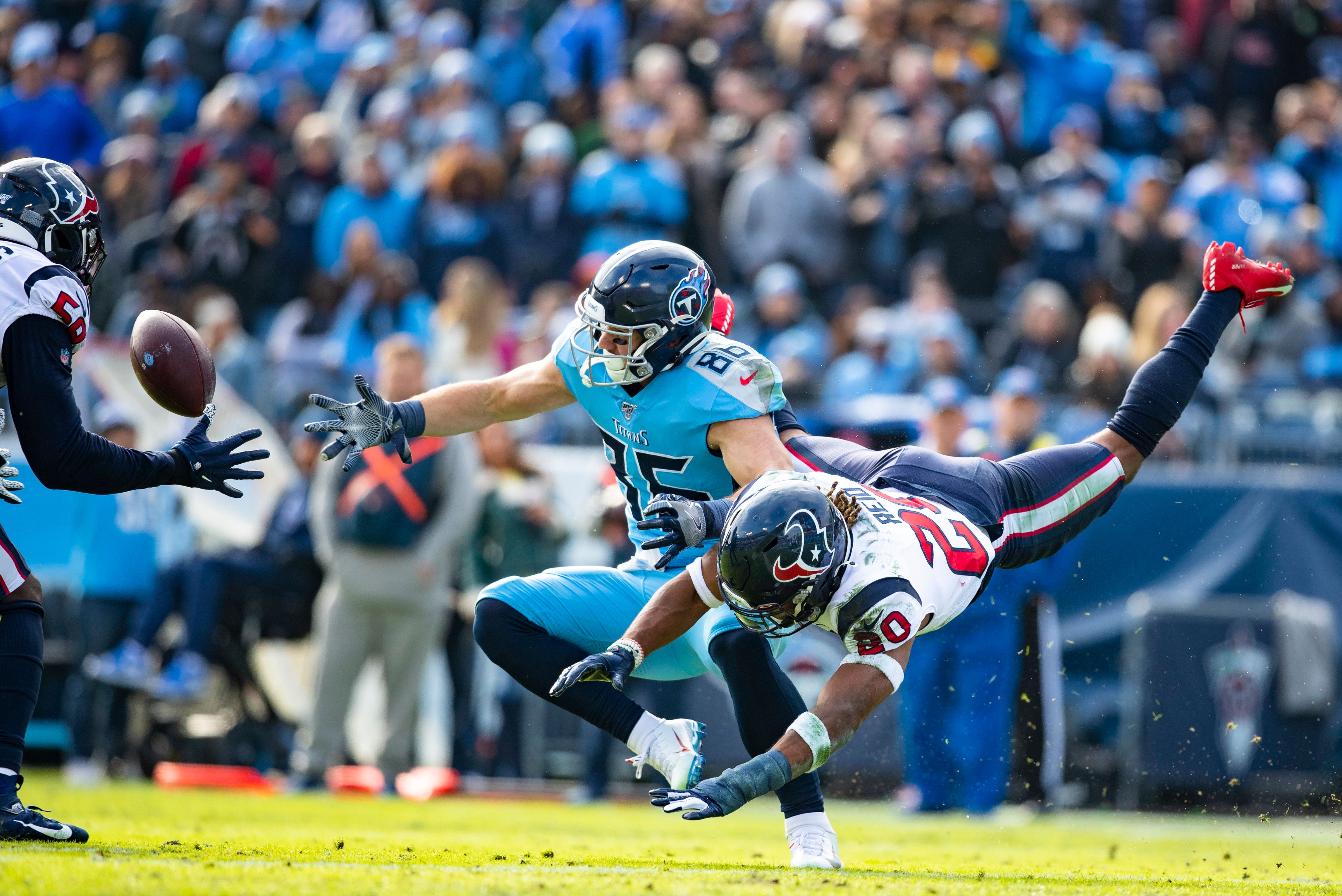 Texans take control of AFC South with grind-it-out win over the Titans