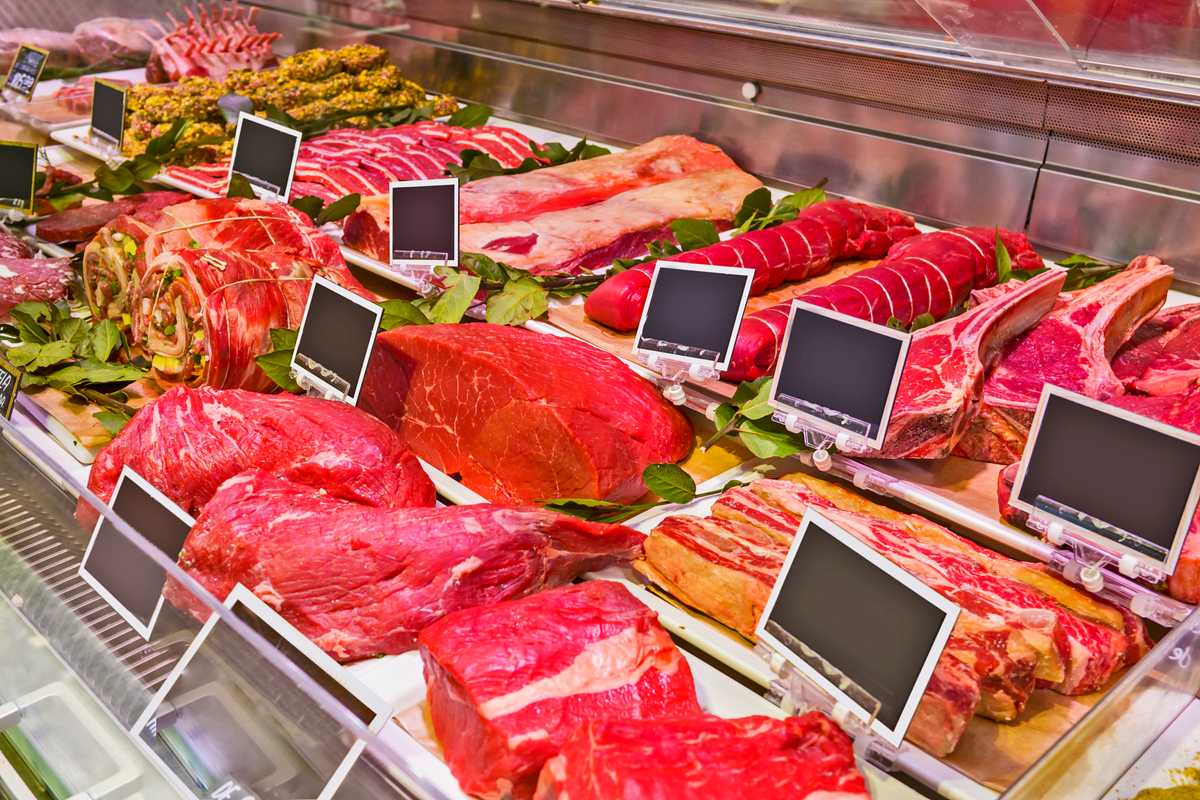 Basta con le balle della lobby vegana. La carne fa bene (anche all’ambiente)