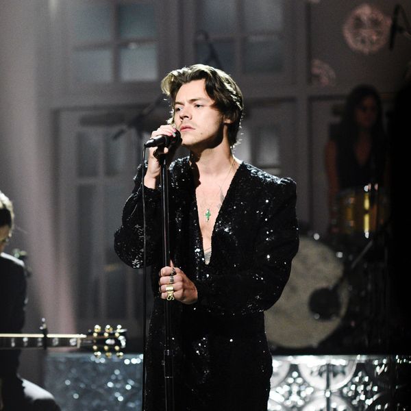 Everyone's Freaking Out Over Harry Styles' Manicure