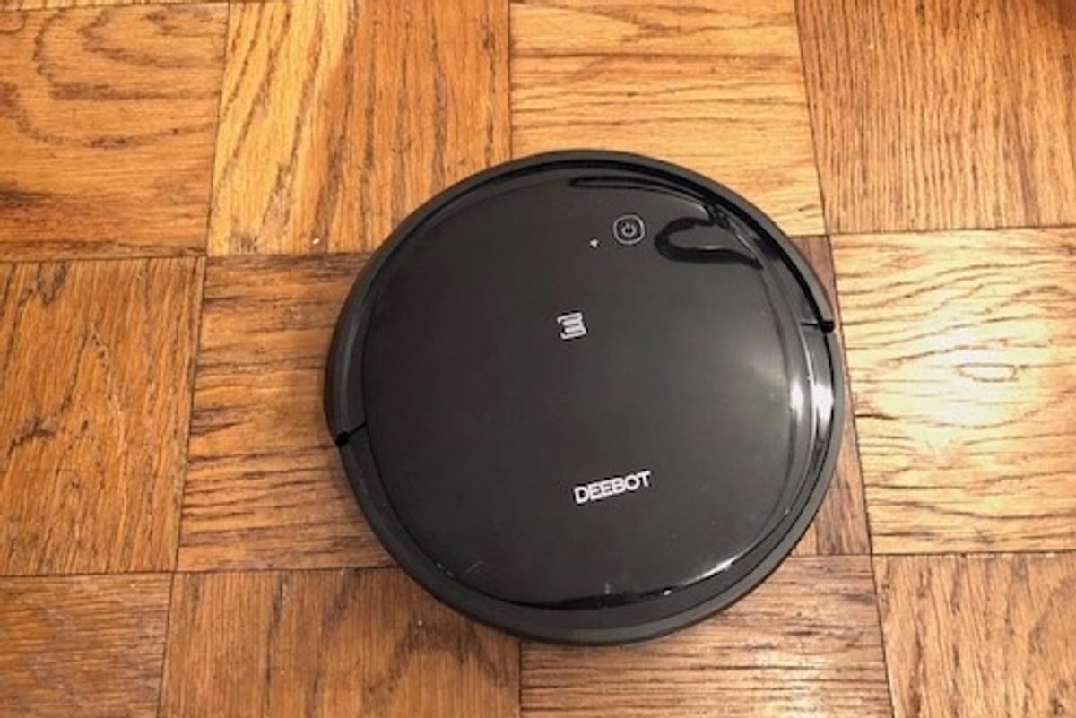 The Ecovacs Deebot 500 robot vacuum