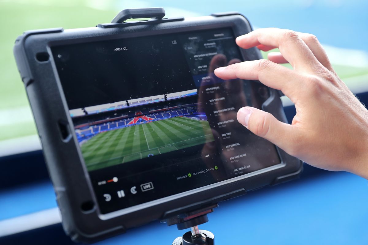 Il calcio non è più solo un gioco: spazio a intelligenza artificiale e realtà virtuale