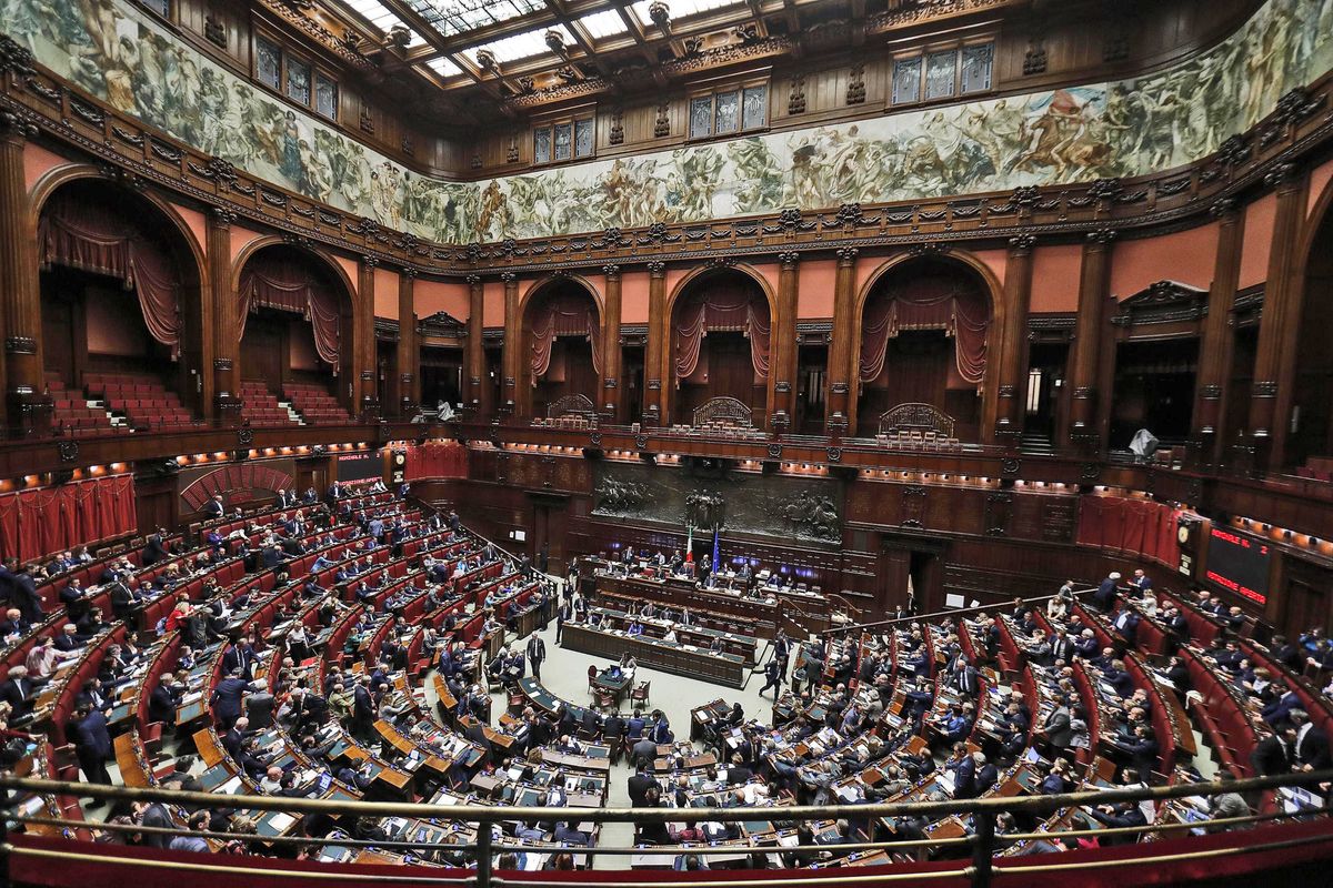 La Casta fa le barricate e avvicina le elezioni