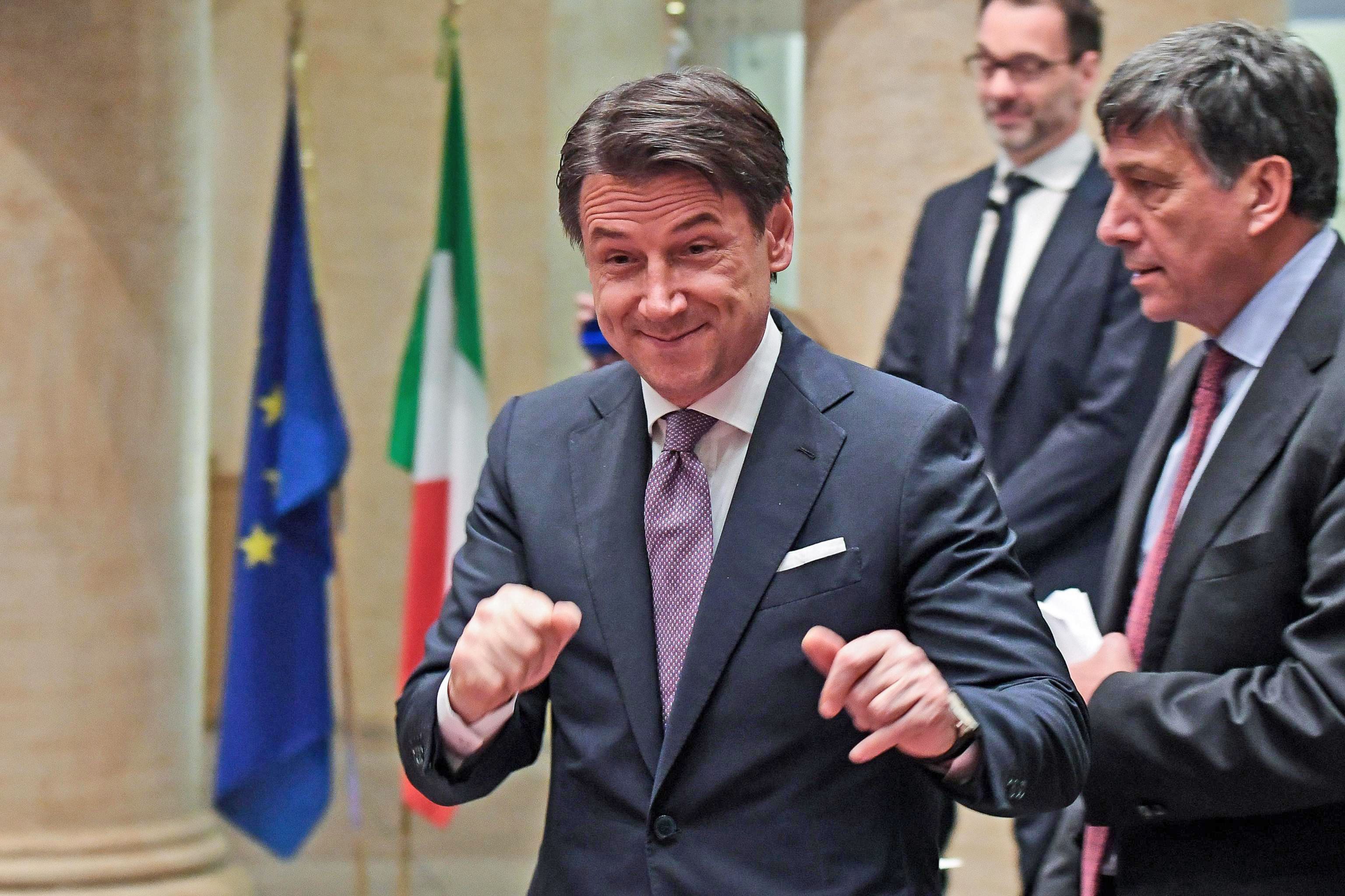 Il bonus Befana di Conte è una favola. Di vero c’è solo la stretta al contante