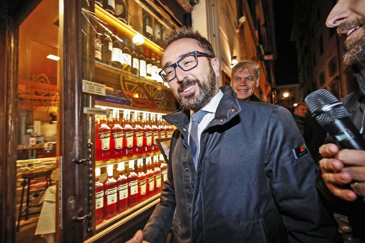 Bonafede: «Processo per Salvini». E lui replica: «Disastroso»