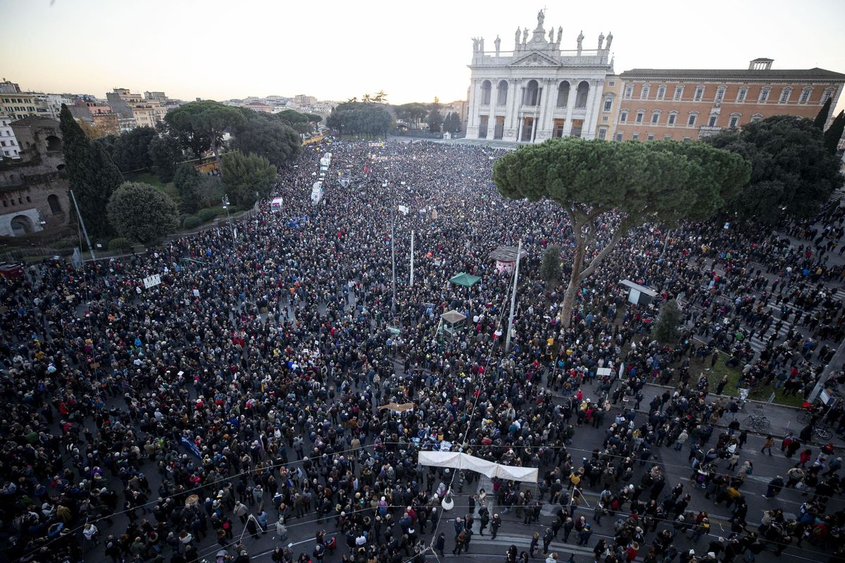 La democrazia totalitaria odia il voto perché non ammette un’opposizione