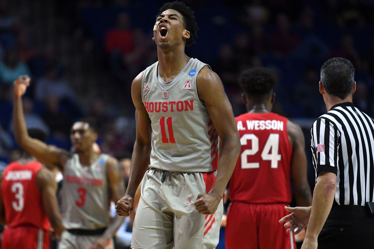 Cougars take big win over the Pilots to open Hawaiian Classic