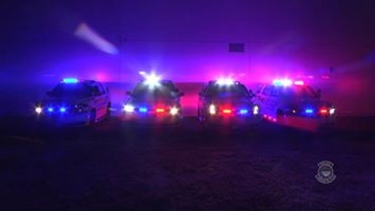 Florida police department syncs its patrol cars to put on Christmas lights show