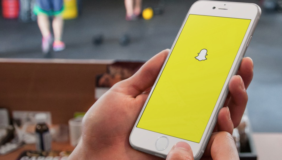 10 Snapchats Only Small Town Kids Post