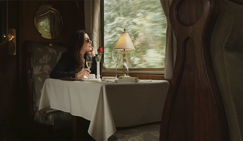 Riparte l'Orient express e la moda di quei viaggi in treno