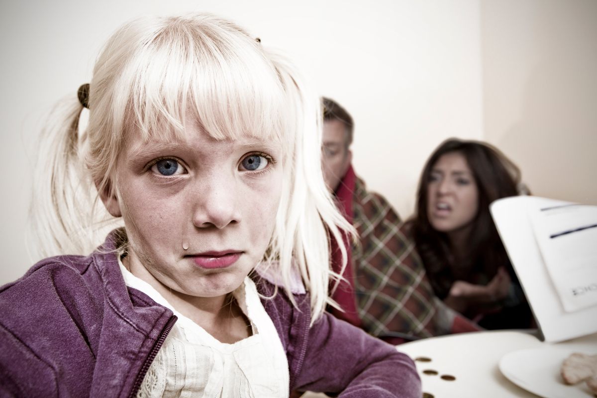 «Relazioni false per togliere i figli ai genitori. Dovevamo tutelarli da pedofili e cannibali»