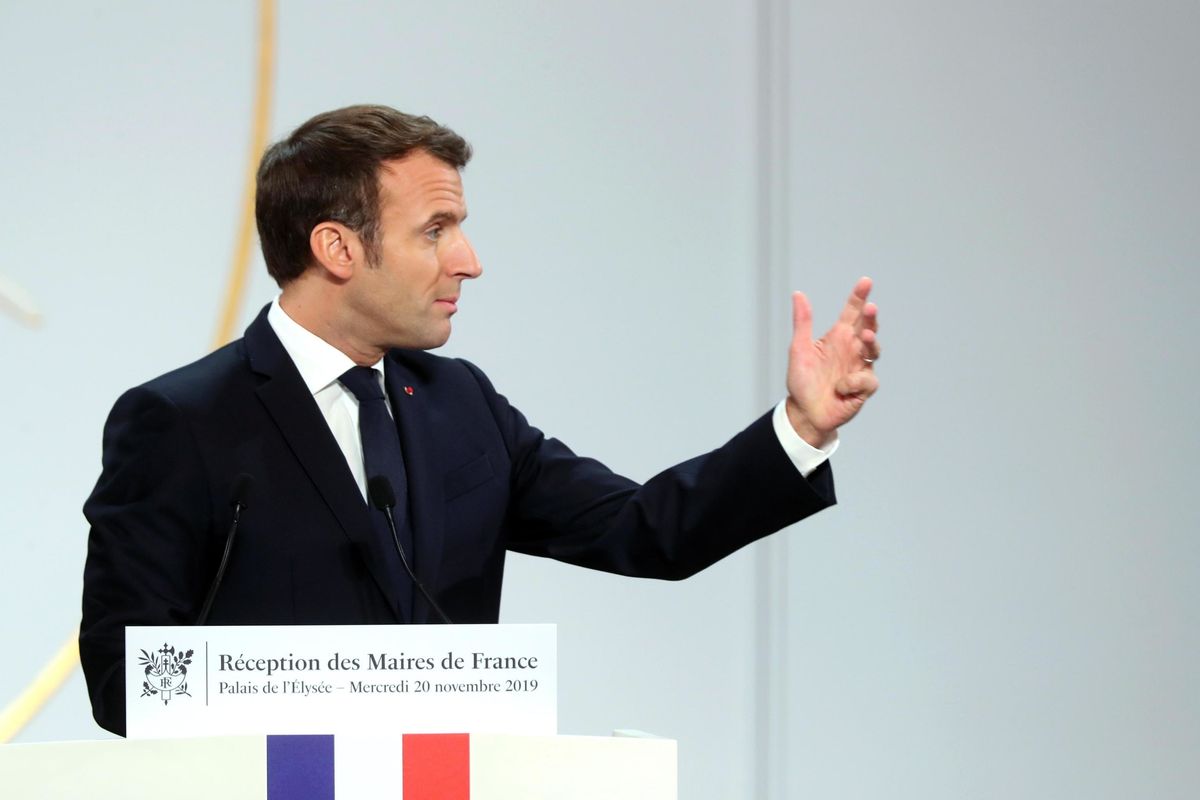 Parigi con la scusa dell’esercito Ue vende le proprie armi e ci sfila dalla Nato
