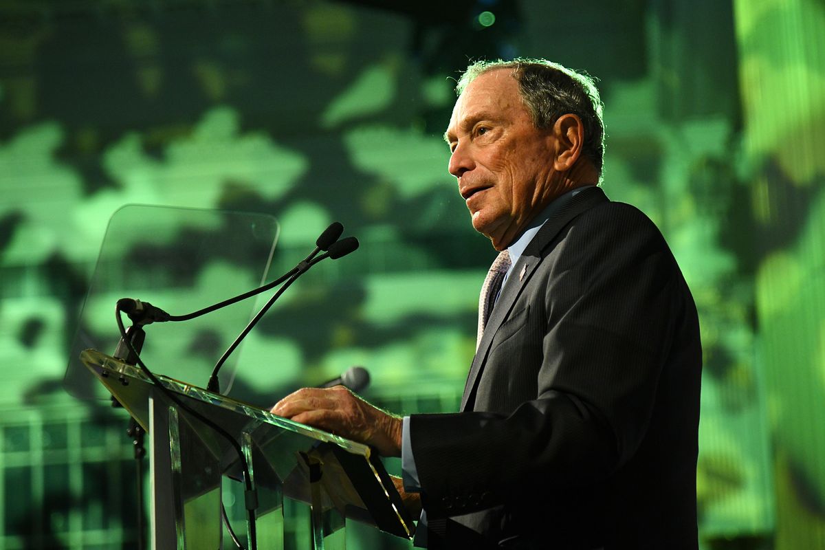 Su una cosa Bloomberg batte Trump: il gigantesco conflitto di interessi