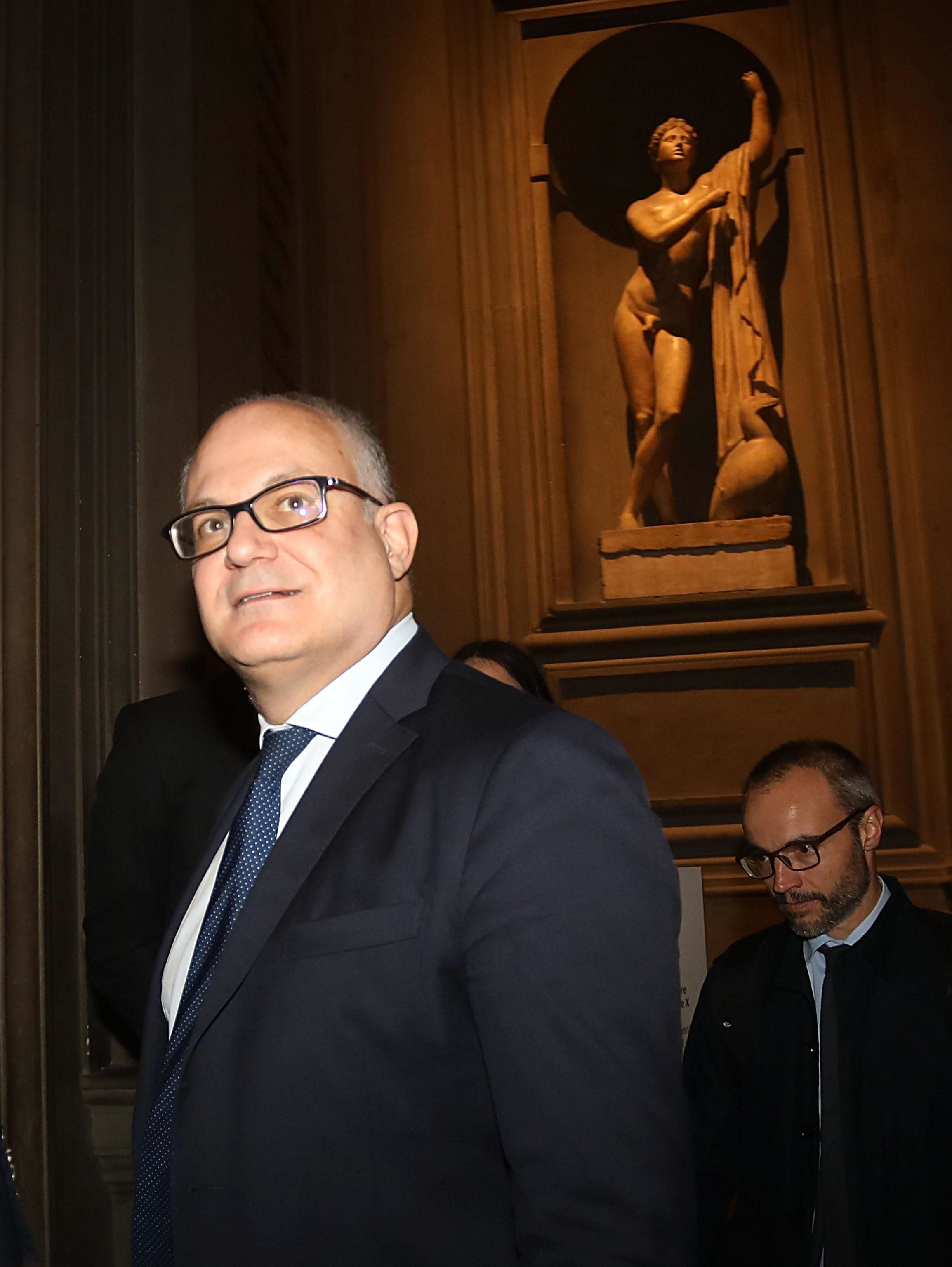 Tra limature e rinvii l’esecutivo ha fatto un buco di 800 milioni