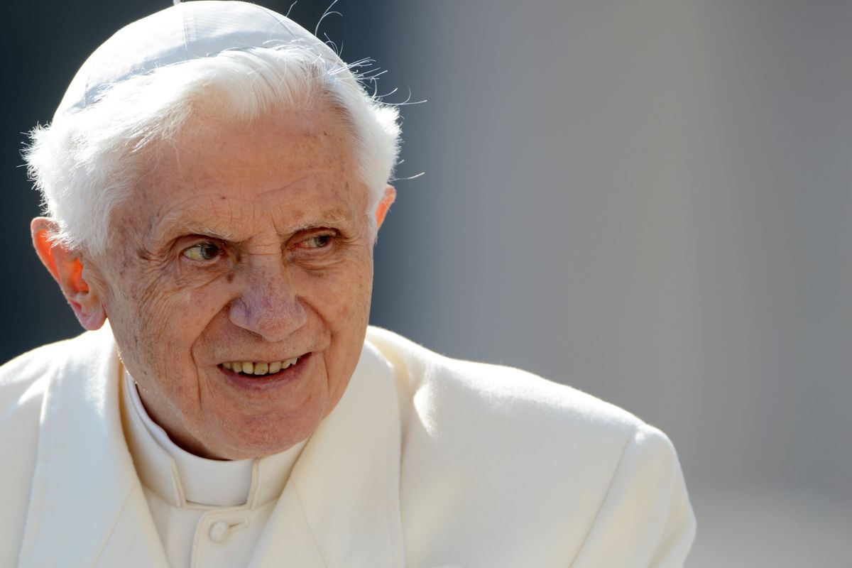 Il ritorno di Ratzinger:
giù le mani da Wojtyla e dal suo magistero