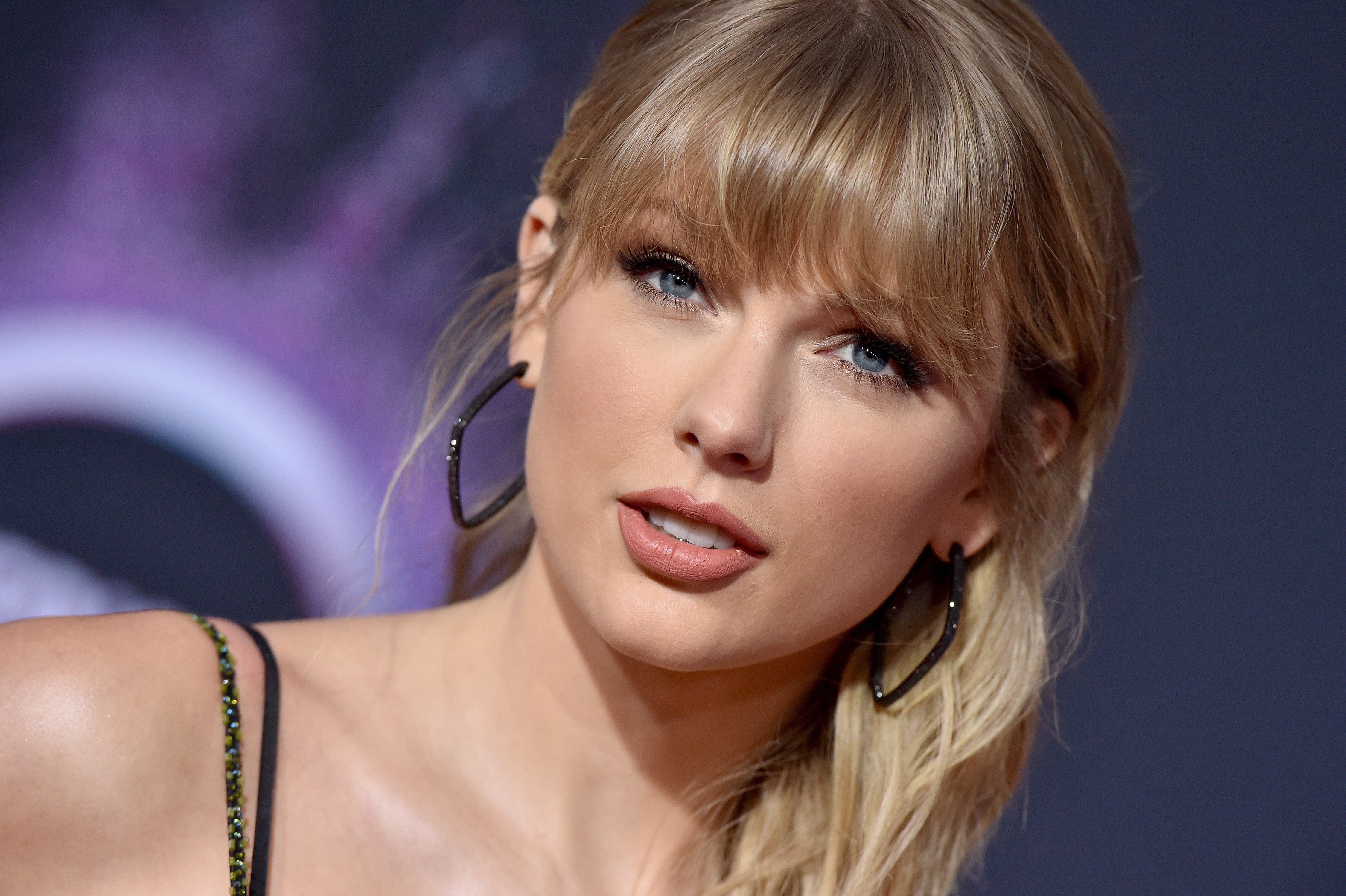 Taylor Swift Drops Her January 2020 British Vogue Cover - PAPER