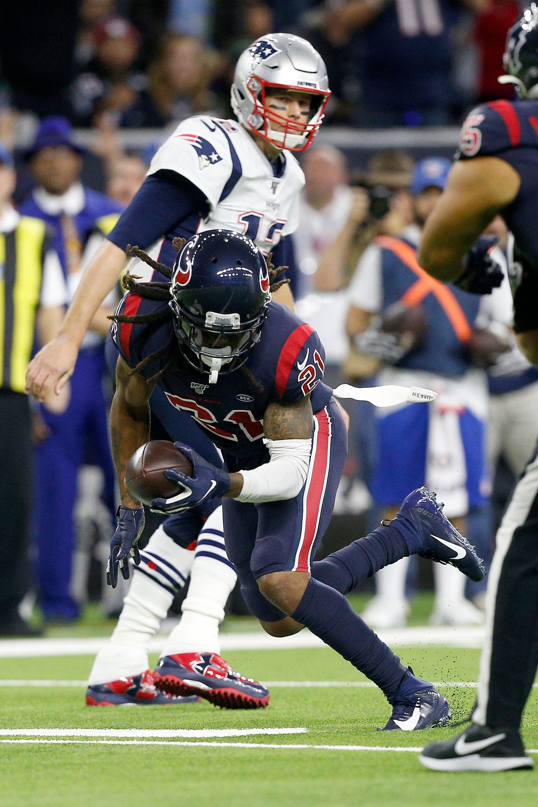 Texans player of the game: Roby returns and impacts everywhere