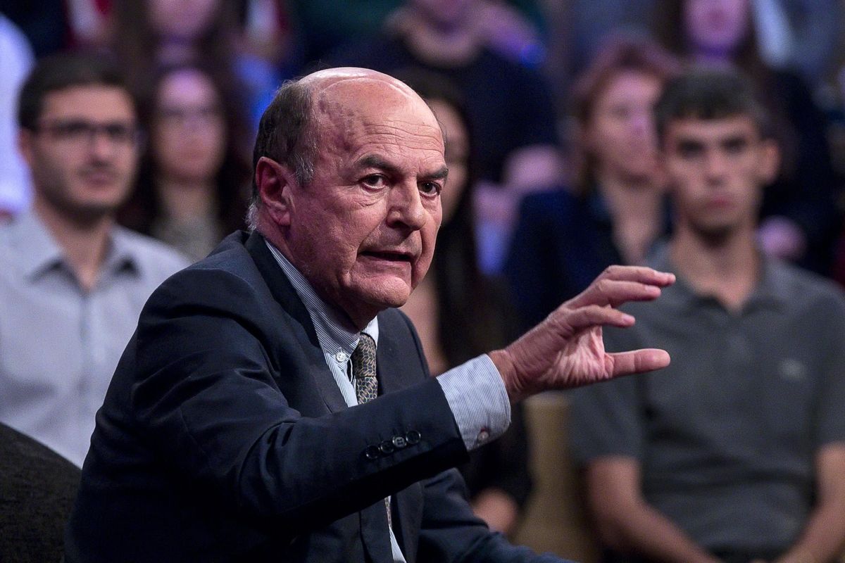 Bersani dà lezioni ma ignora la materia