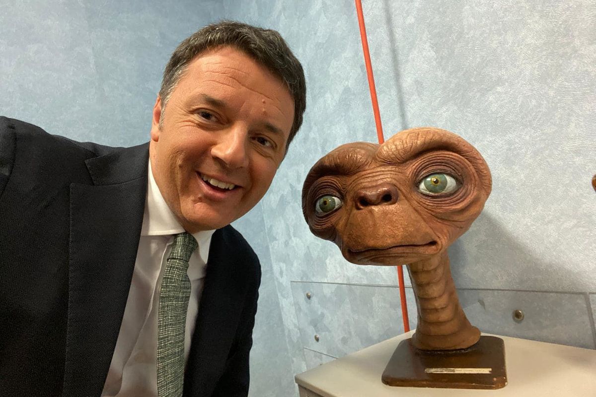 Pressioni, annunci di cause, diversivi. Renzi prova a silenziare lo scandalo