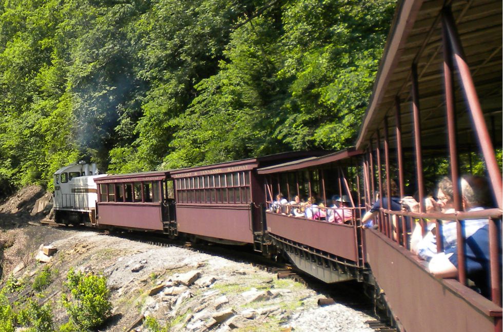 10 of the most magical Christmas train rides in the South - It's a ...