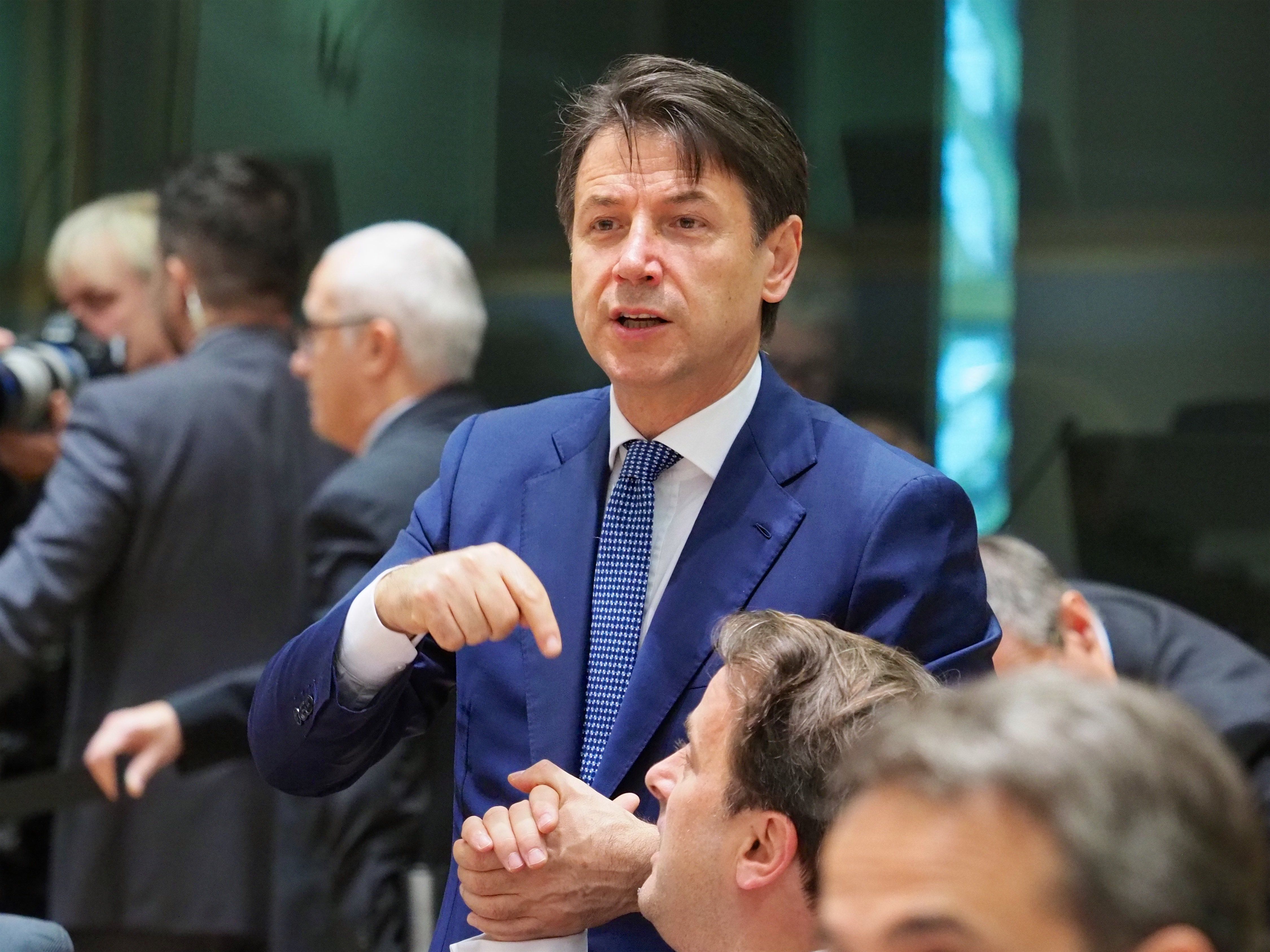 Conte fa il duro sul piano dell’ex Ilva. Il M5s: «Mittal se ne va? Meno male»