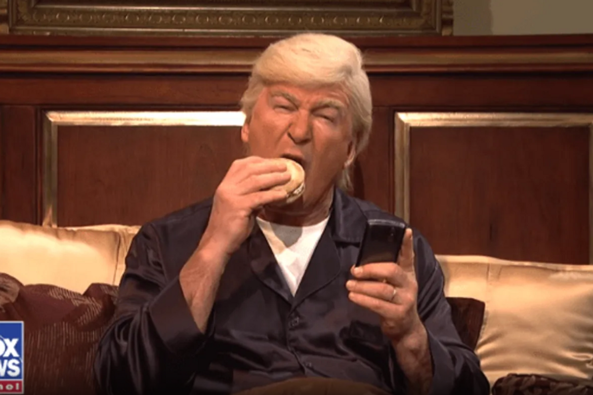 President Bigly Cyberbrain Uses Unencrypted Phone, *For Privacy*