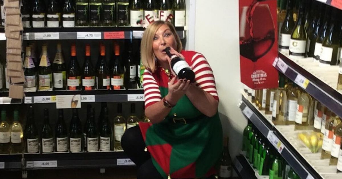 Grandma Lights Up Instagram By Dressing Up As Real Life Elf On The Shelf Every December