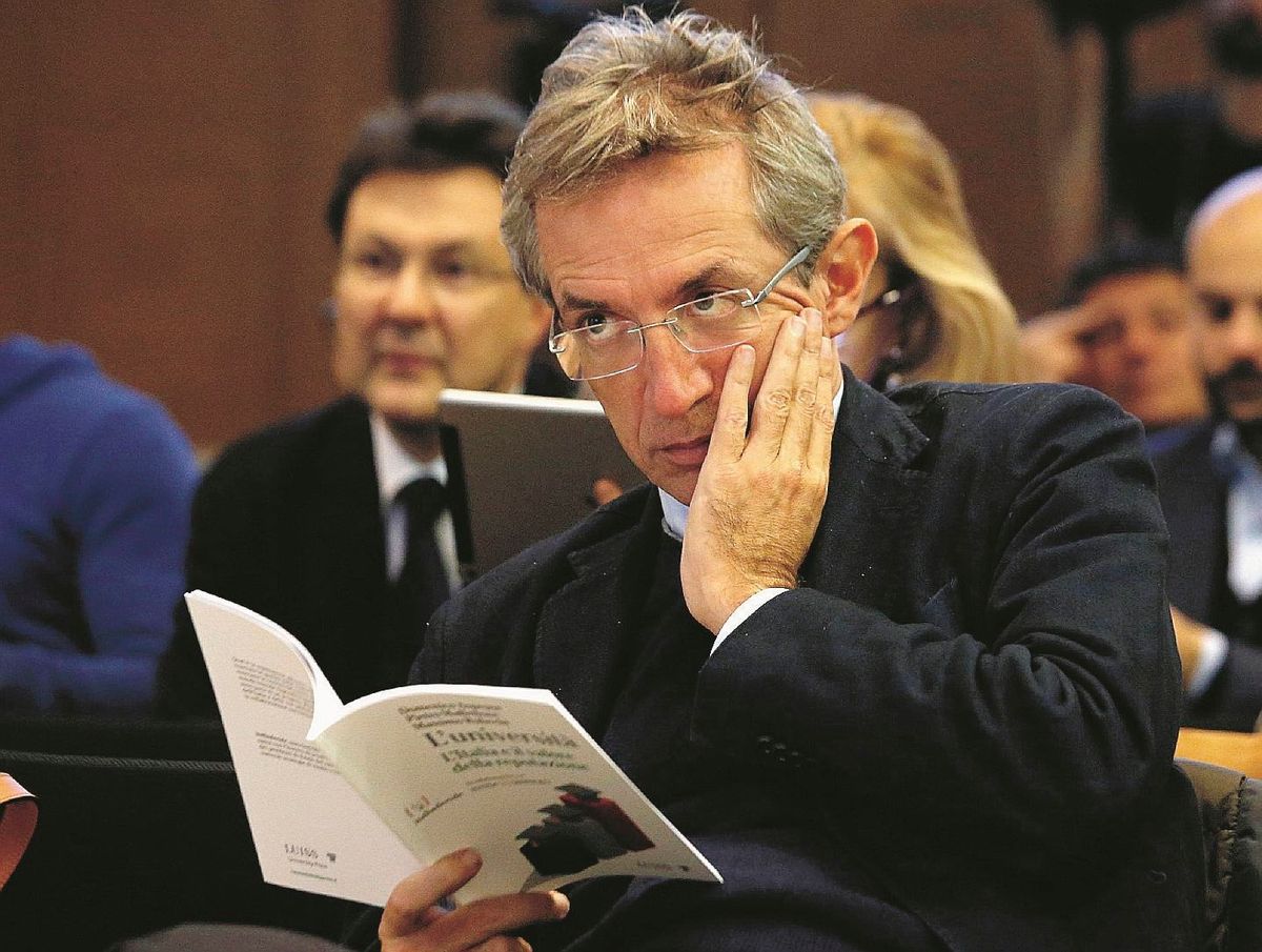 Il neoministro sta con i centri sociali: «Un’utile forma di aggregazione»