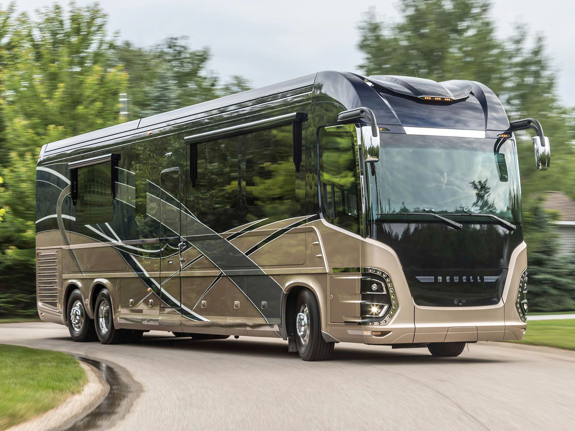 2022 newell coach p50 price