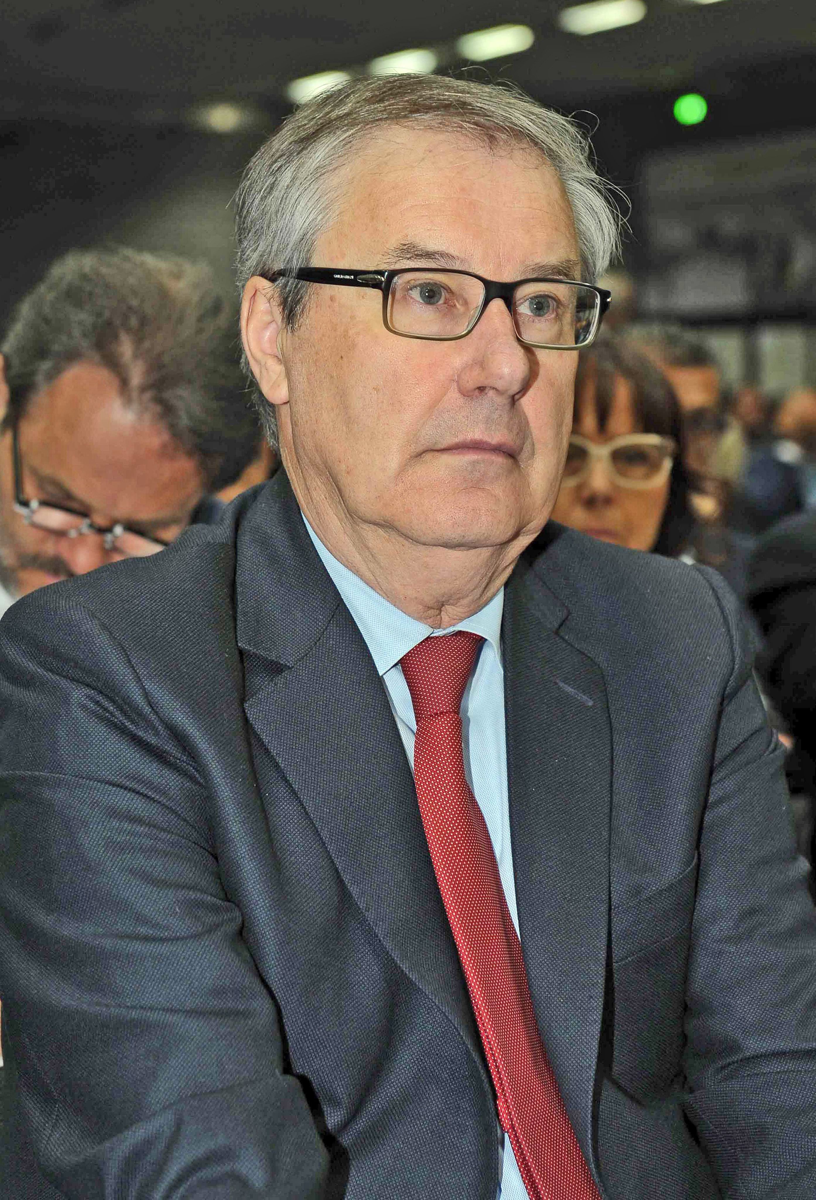 Maxi consulenze affidate da Etruria. Papà Boschi a giudizio per bancarotta