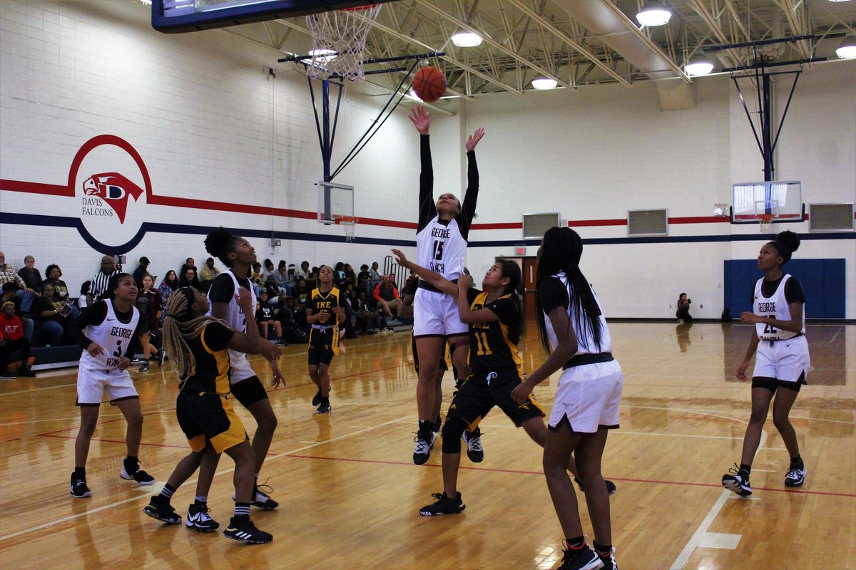 VYPE U Behind the Lens: Longhorns Move to Next Round of the Aldine Holiday Hoop Classic