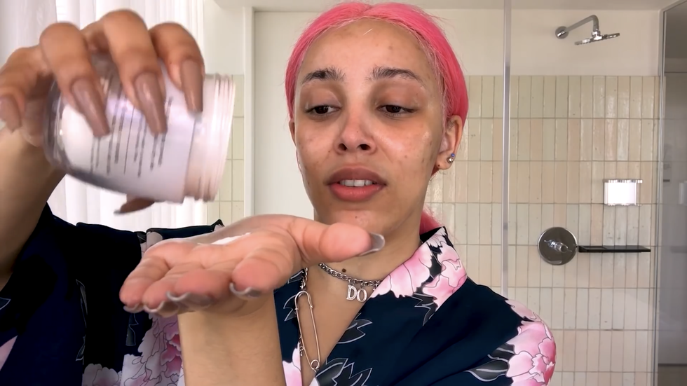 Is Doja Cat prettier without makeup? Lipstick Alley