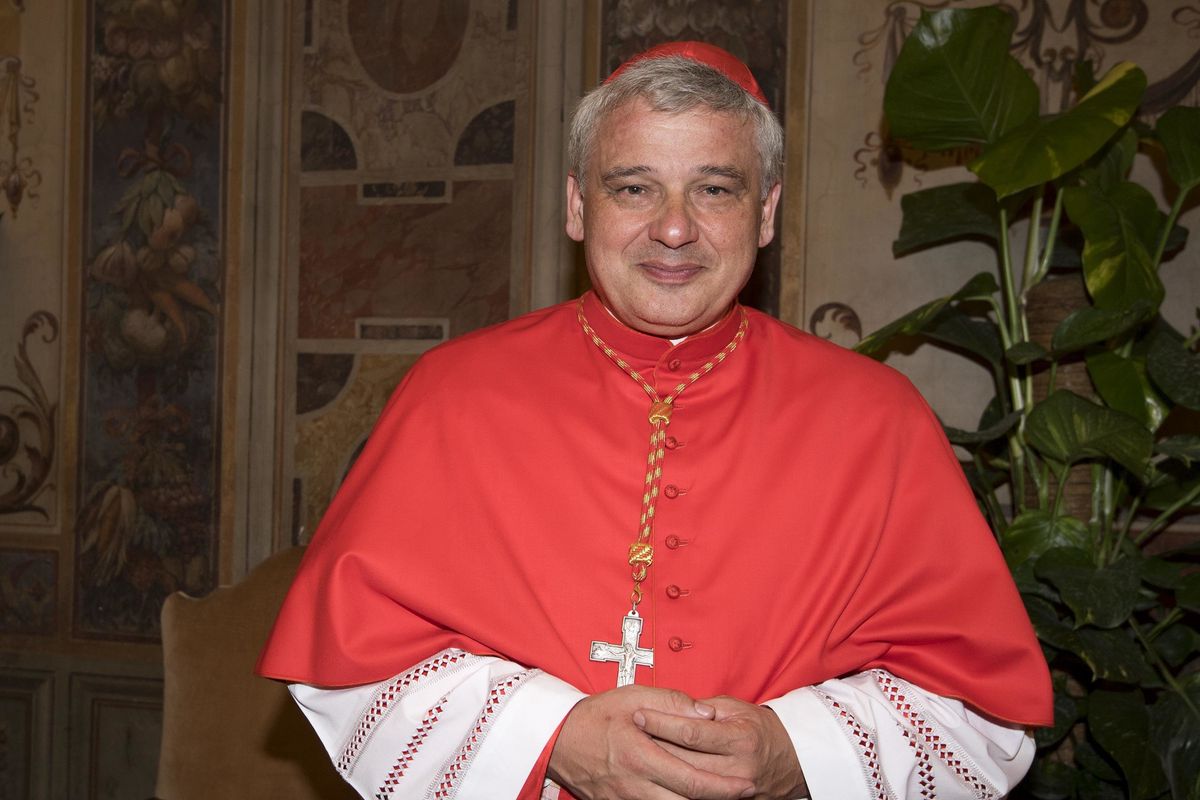 Nel condominio di don Bolletta si festeggia il capodanno gay