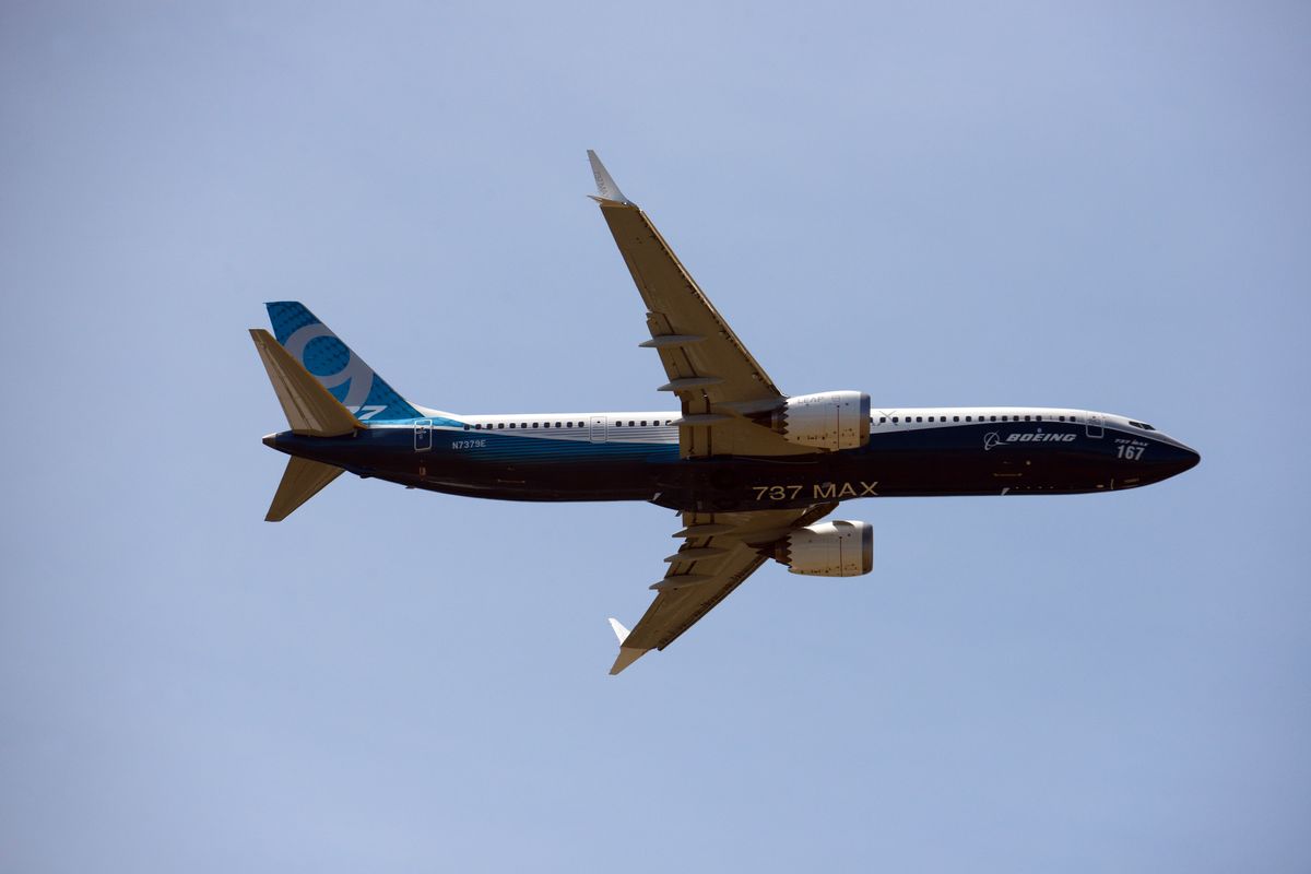 Il 737 inguaia Boeing e taglia la testa al capo mondiale