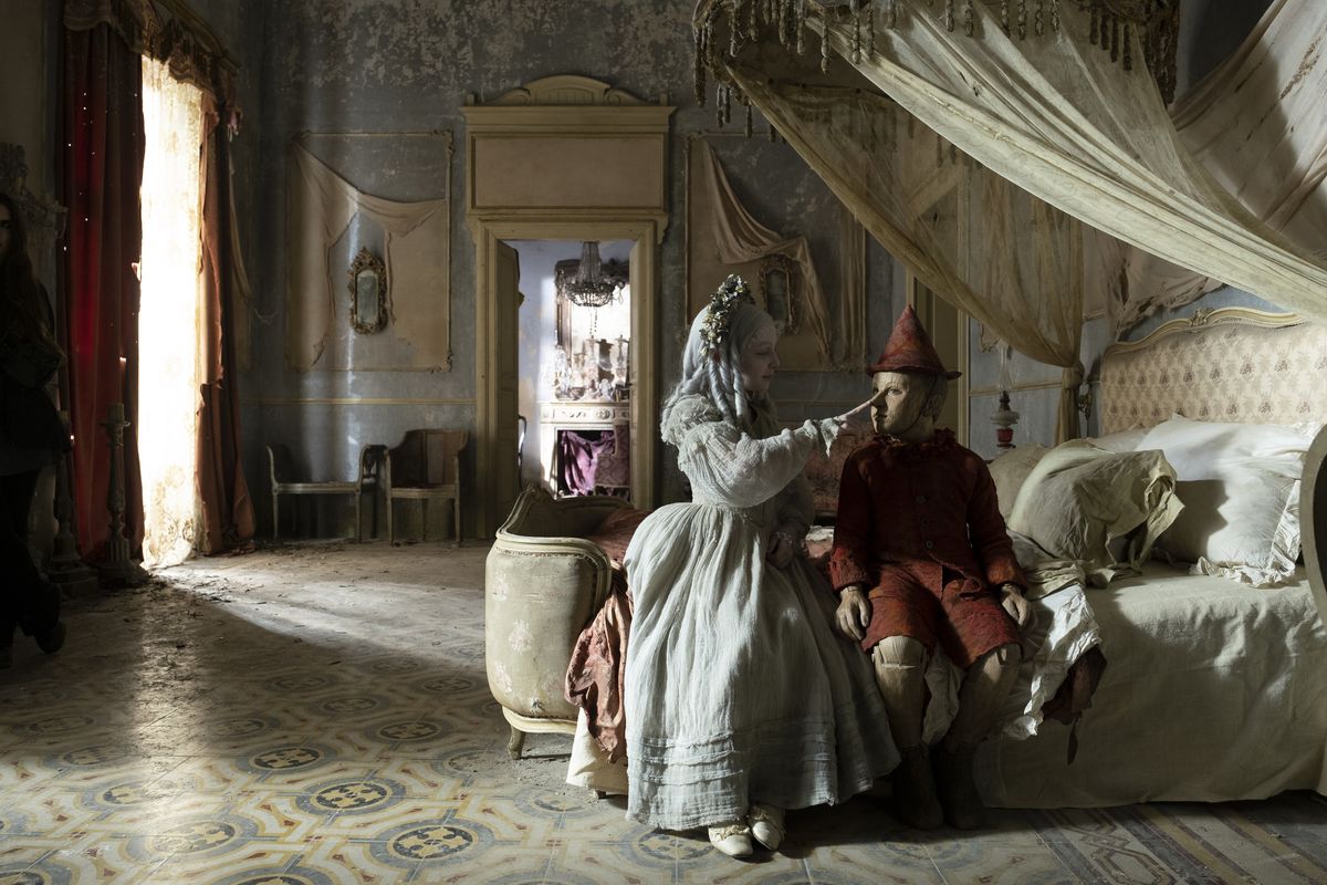 Pinocchio d'alta moda: i look del film di Garrone in mostra a Prato