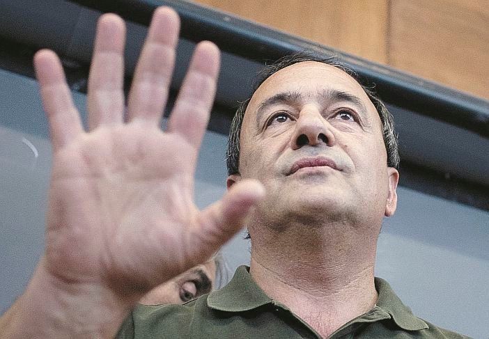 Altro avviso di garanzia per Lucano